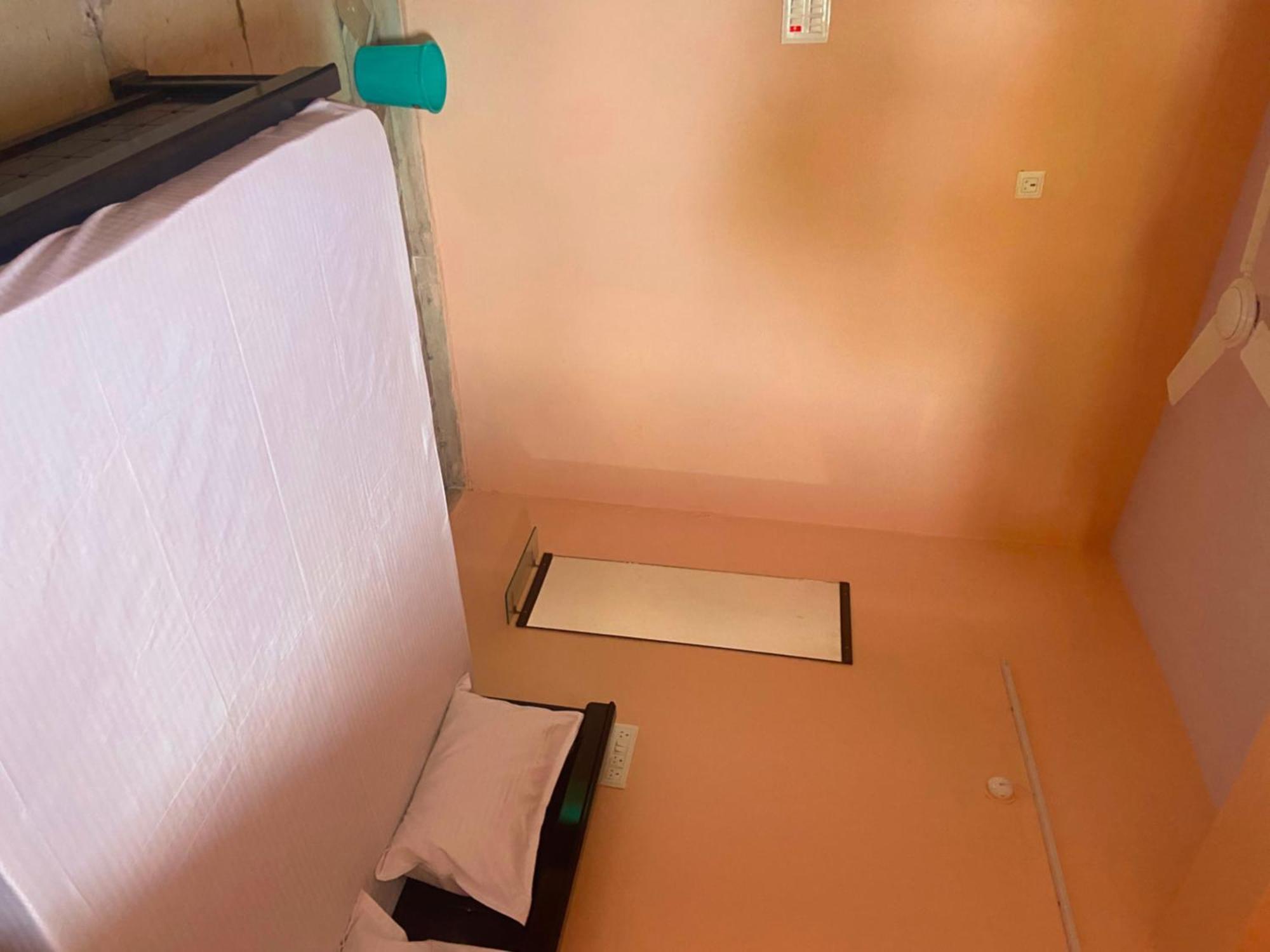Hotel O R.J.International Pedda Ambarpet Bagian luar foto
