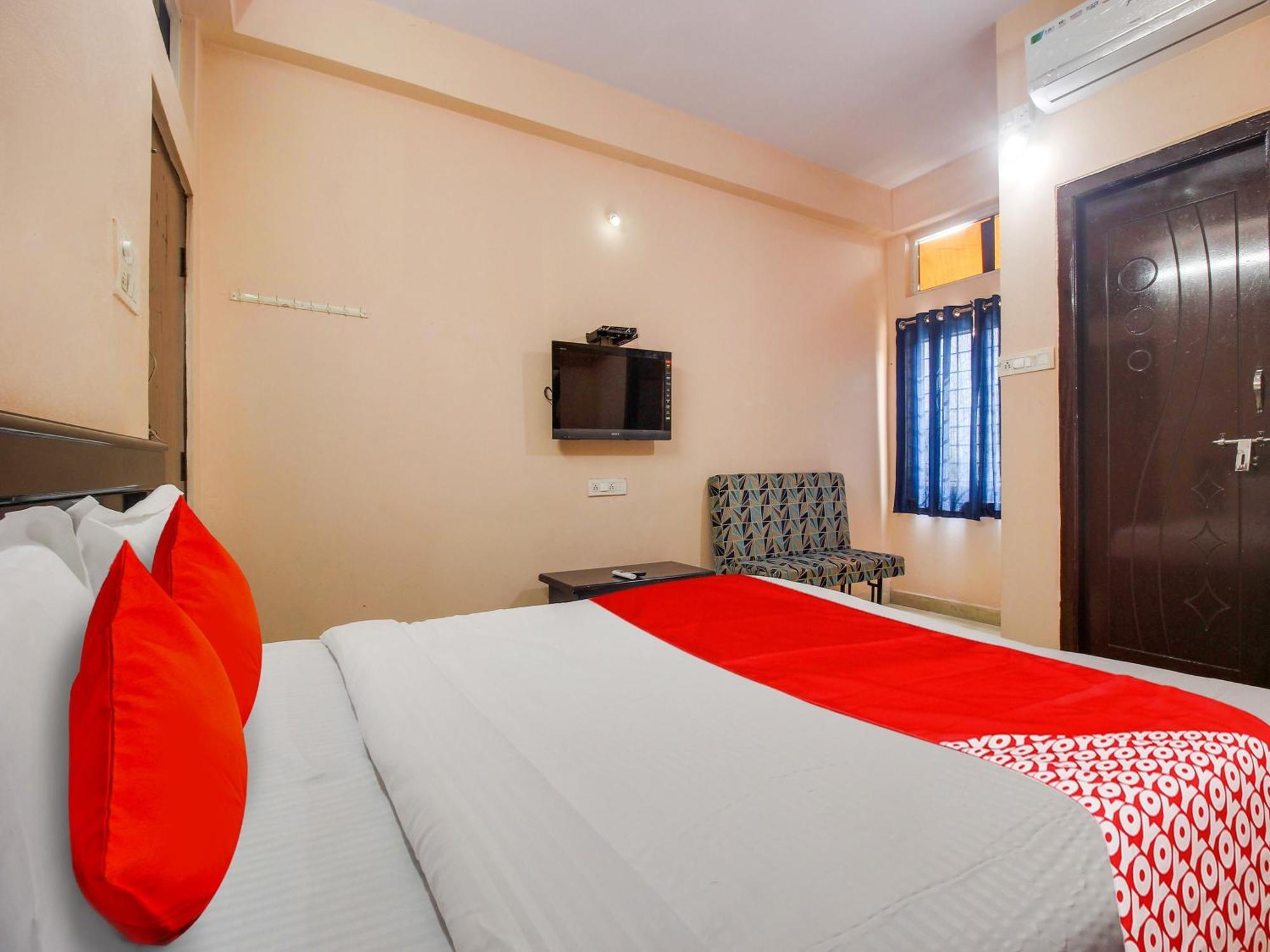 Hotel O R.J.International Pedda Ambarpet Bagian luar foto
