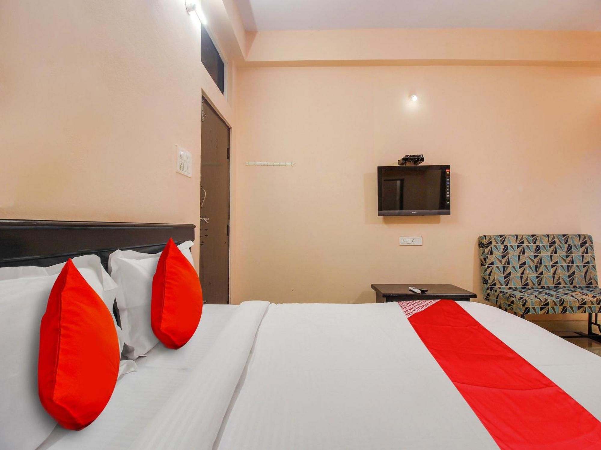 Hotel O R.J.International Pedda Ambarpet Bagian luar foto