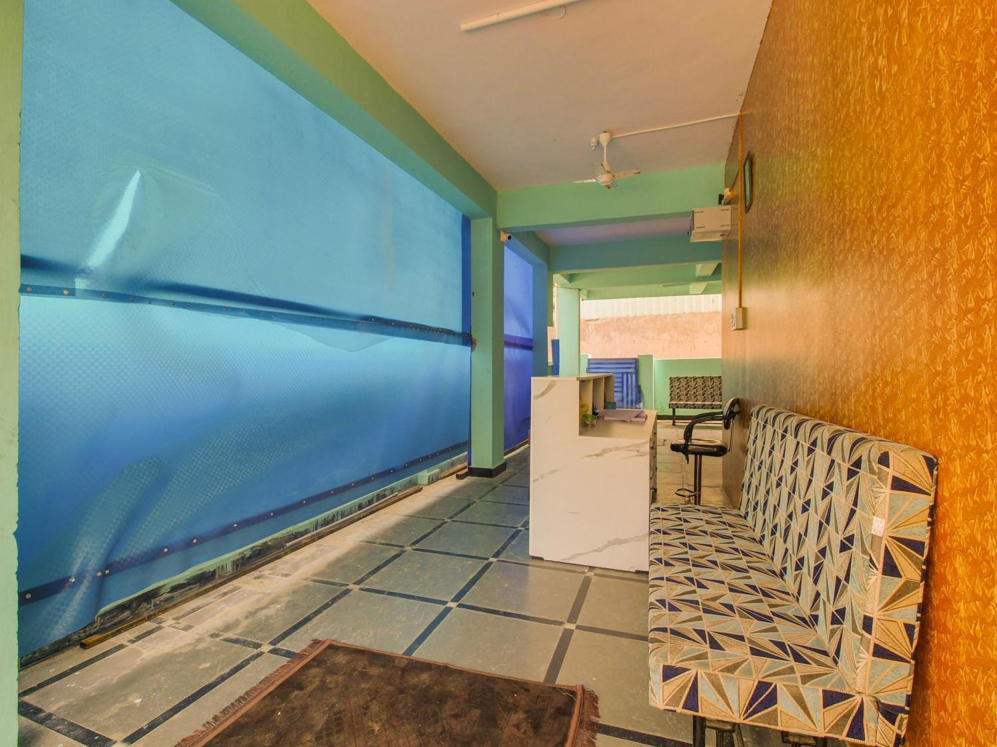 Hotel O R.J.International Pedda Ambarpet Bagian luar foto