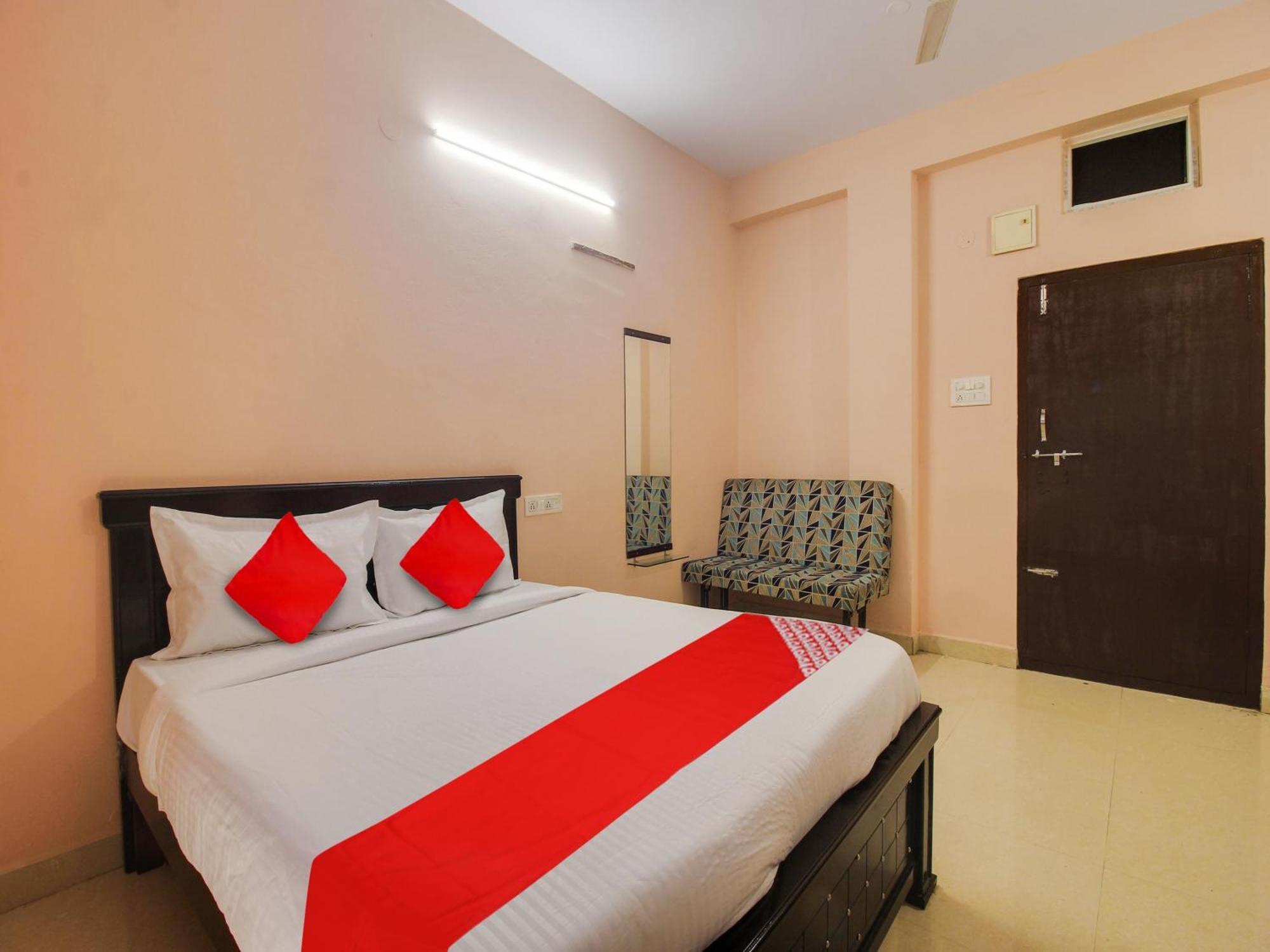 Hotel O R.J.International Pedda Ambarpet Bagian luar foto