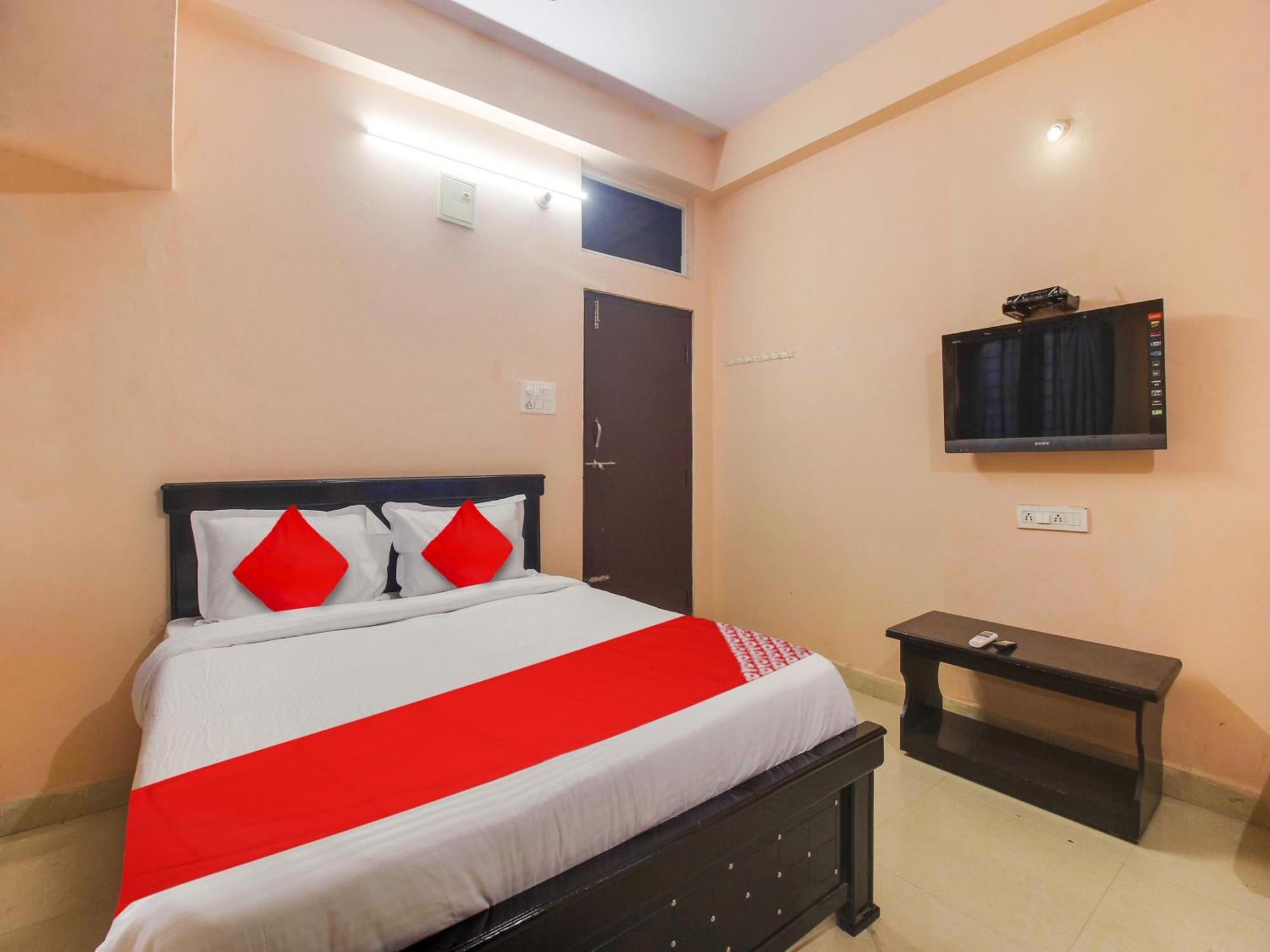 Hotel O R.J.International Pedda Ambarpet Bagian luar foto